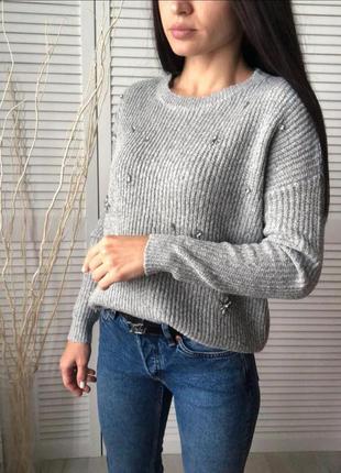 Серый    вязаный свитер
