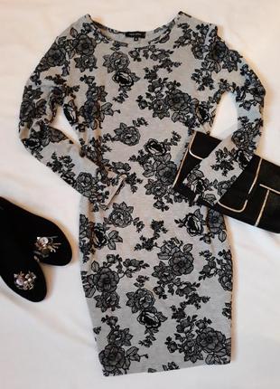 Плаття в квіти