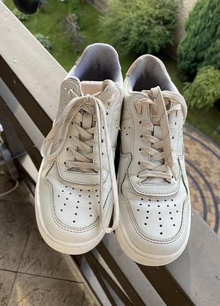 Кросівки stradivarius