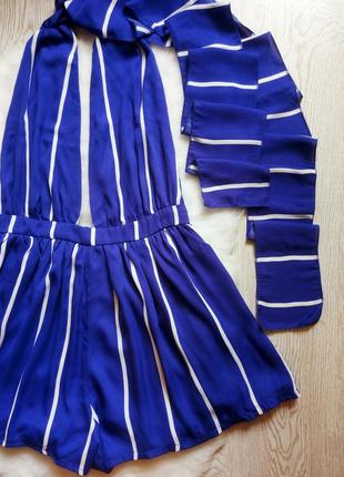 Синий в белую полоску ромпер шортами летний комбинезон с завязками вырез декольте2 фото
