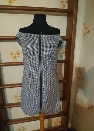 Сукня зі спущеними рукавами