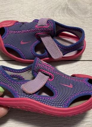 Босоножки nike оригинал

21р.