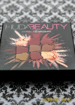 Палетка теней huda beauty coral obsessions 10 г тени для век eyeshadow palette4 фото