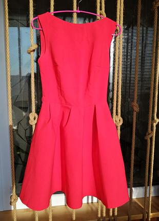 Червона сукня святкова