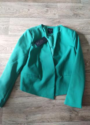 Жіночий жакет