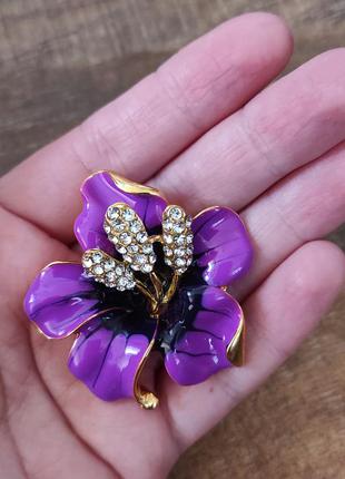 Брошь женская брошка жіноча фиолетовая квітка стразы камни