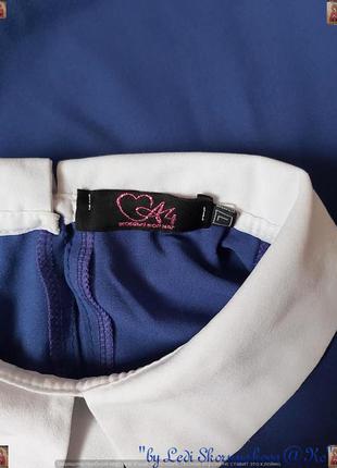 Нарядная сдержанная блуза в сочном синем цвете с белой вставкой и воротником, размер м-л8 фото