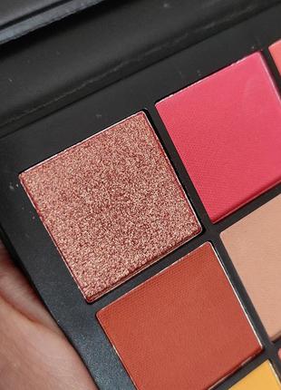 Палетка теней huda beauty coral obsessions4 фото