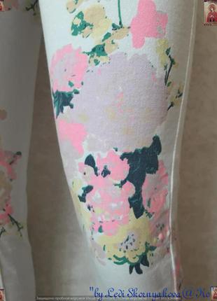 Новые хлопковые яркие джинсы узкачи в цветочный принт, размер 267 фото