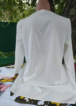 Белая нежно молочная блуза с длинными рукавами4 фото