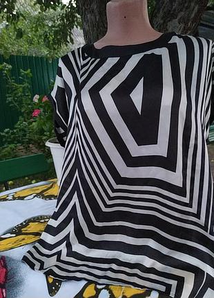 Чорна з молочними смужками блуза
