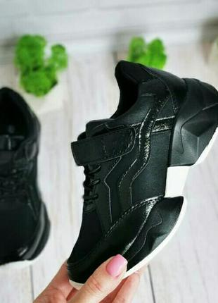 Стильные черные кроссовки на платформе4 фото