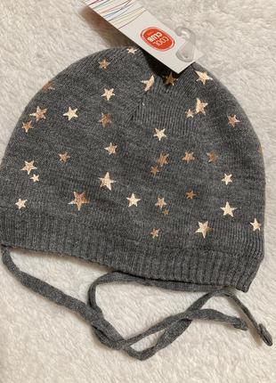 Шапочка на зав'язках