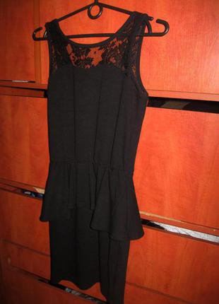 Платье с баской черное1 фото