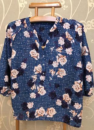 Дуже гарна і стильна блузка великого розміру в кольорах.