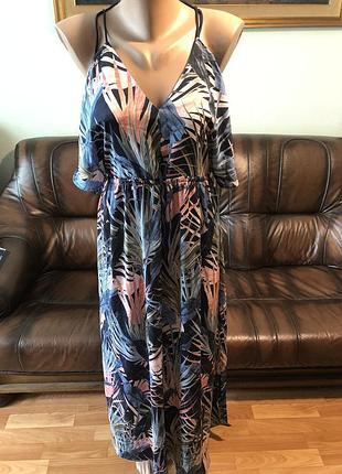 Літнє плаття,можна і на пляж одягати.