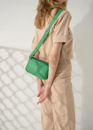 Женская кожаная сумка поясная/кроссбоди зеленая4 фото