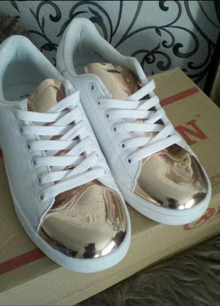 Кроссовки, слипоны, кеды, макасины . new look