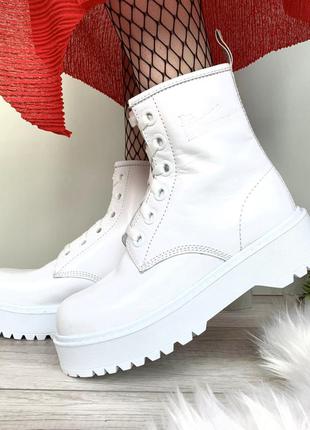 Dr.martens molly white білі черевики мартінс на високій підошві демисезон на осінь білі модні трендові черевики ботінки мартінси