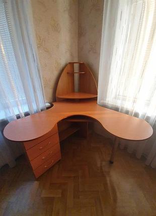 Письмовий стіл