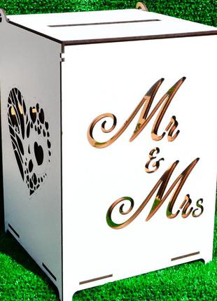 Весільна коробка для грошей mr&mrs з золотим акрилом 26см дерев'яна скриня скарбничка на весілля2 фото