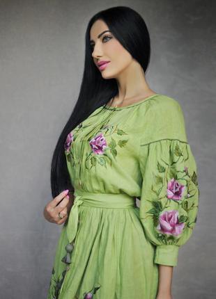 Льняна сукня з ручною вишивкою «свіжість троянди»