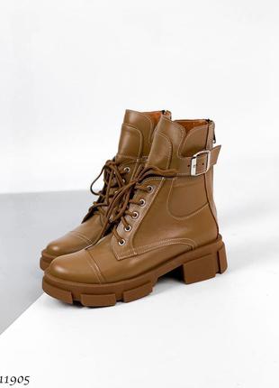 Боти, черевики, чоботи