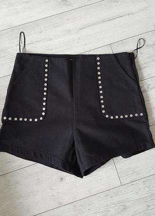 Стильные короткие шорты из плотного котона wyldr