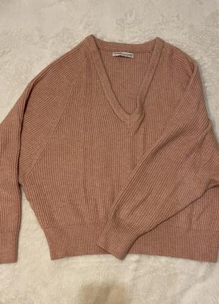 Розовый свитер pull&bear