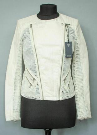 Белая куртка косуха из искусственной кожи guess с сеткой по бокам и на рукавах2 фото
