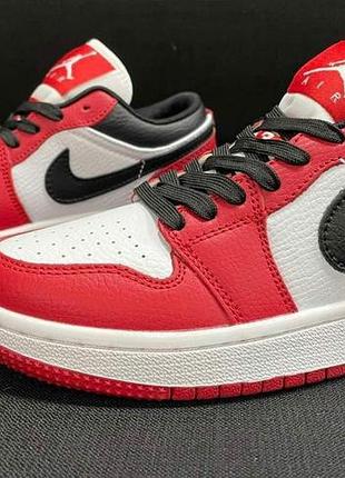Женские кроссовки nike air jordan 1 low (бело/красно/черные)