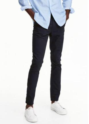 Черные зауженные джинсы  h&m