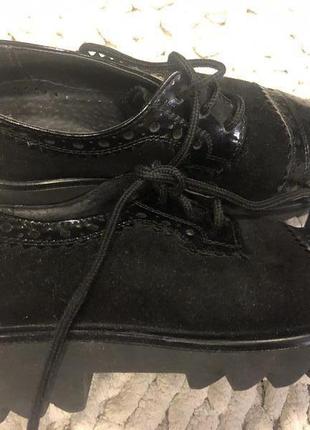 Кожаные чёрные туфли в школу 29 размер  19 см стелька2 фото