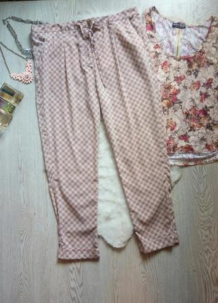 Легкие розовые с принтом рисунком брюки штаны широкие с карманами батал большой разм
