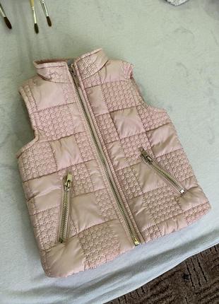 Рожева жилетка безрукавка