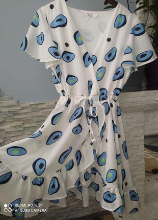 Женское летнее платье авокадо с рюшами и имитацией на запах4 фото