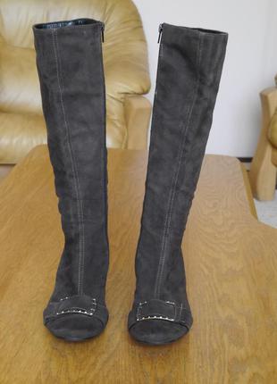 Чоботи демі з екозамші коричневі.. 38 розмір стелька- 26 см.yessica