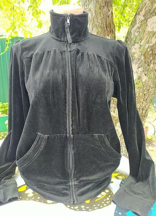 Черная кофта на замке с длинным рукавом