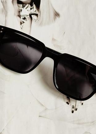 Сонцезахисні окуляри прямокутні чорний