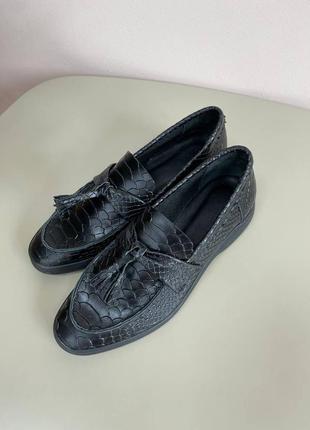 Эксклюзивные лоферы туфли натуральная итальянская кожа рептилия черные10 фото