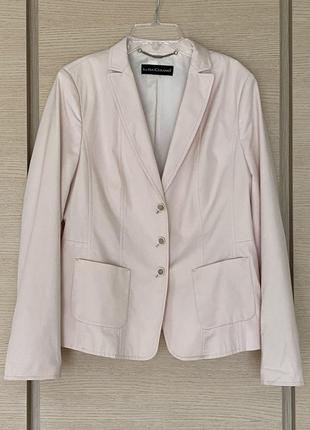 Нюдово-пудровый блейзер размер l/ xl