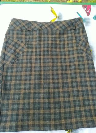 Черная  в клетку коричневую серую юбка с разрезом