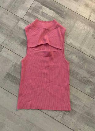 Маєчка в рубчик рожева з вирізом декольте