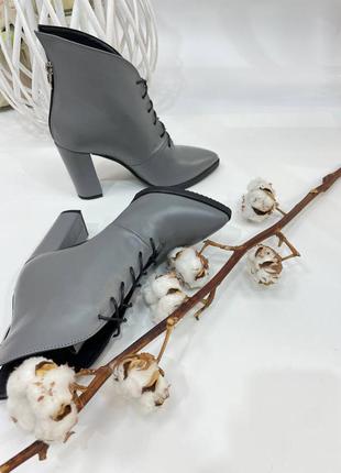 Екслюзивні черевики з італійської шкіри