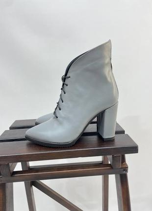 Екслюзивні черевики з італійської шкіри