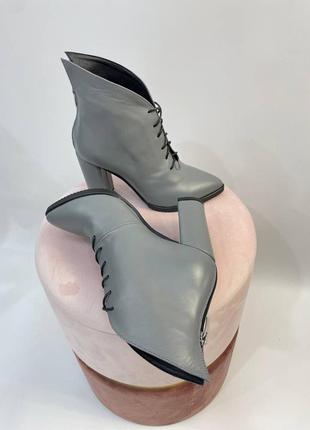 Екслюзивні черевики з італійської шкіри