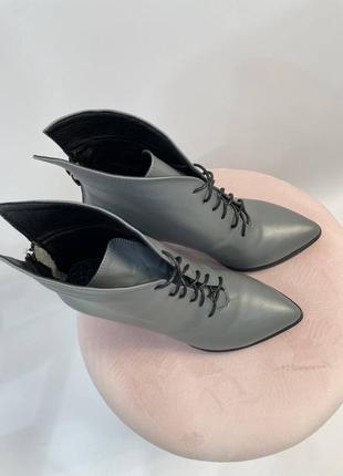 Екслюзивні черевики з італійської шкіри