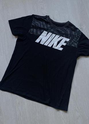 Мужская футболка nike tee
