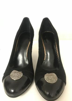 Туфлі натуральний замш з шкіряними вставками на підборах