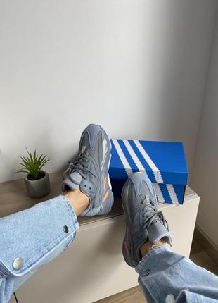 Женские кроссовки adidas yeezy boost 700 blue6 фото